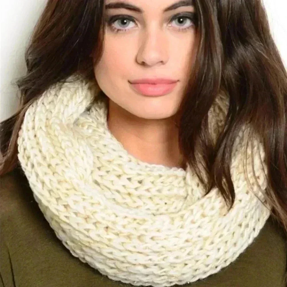 CREAM WITH GOLD THREADING KNIT INFINTY SCARF